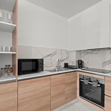 Midas B I Apartament *